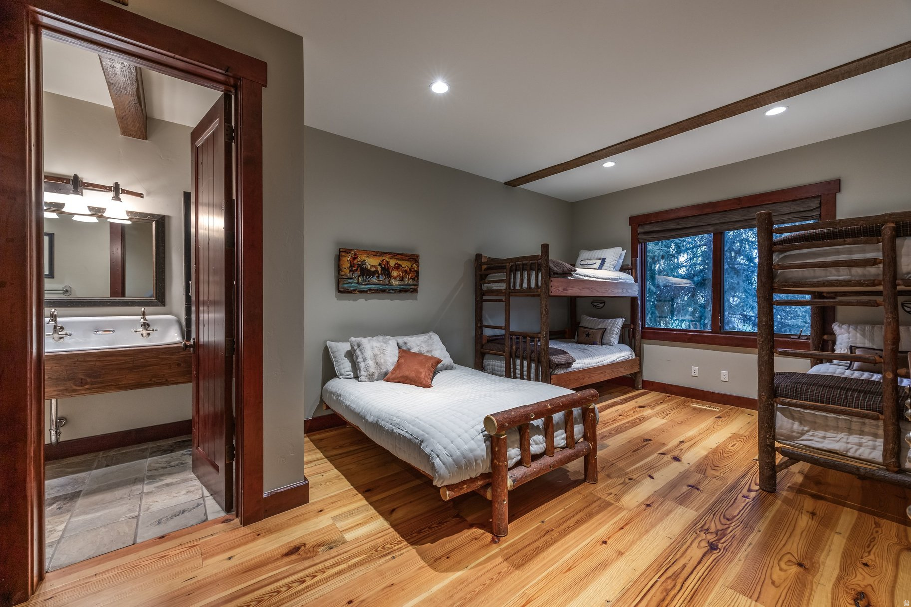 OAKLEY TOWN - Residential