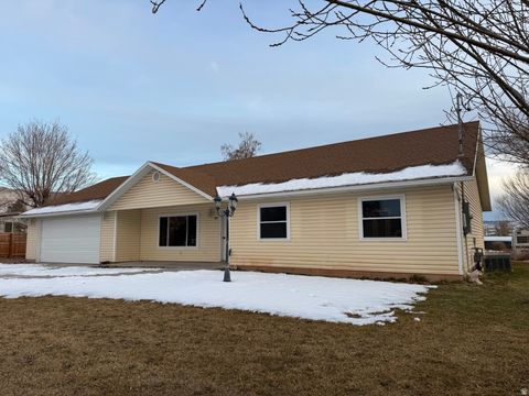 Photo of 140 E 300 S, Salina, UT 84654 (MLS # 2132732)