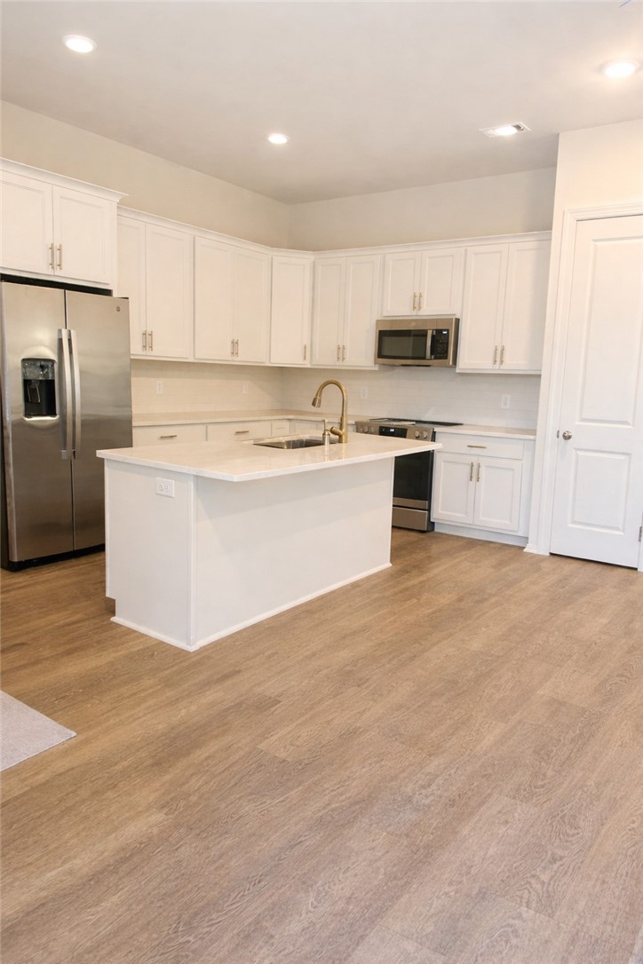 620 E GLENN Avenue 102