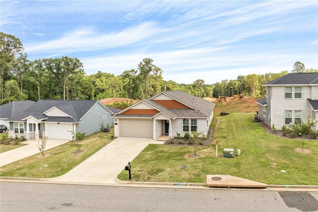 Photo of 1275 CRESCENT Boulevard, Auburn, AL 36830 (MLS # 182085)