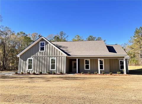Photo of 125 JENKINS Road, Opelika, AL 36804 (MLS # 177100)
