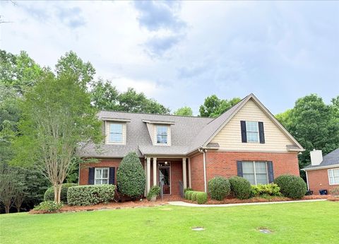 Photo of 809 MADELINE Lane, Auburn, AL 36832 (MLS # 180545)