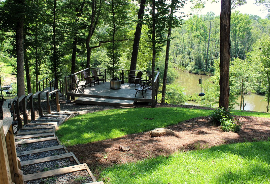 346 WAVERLY Lane