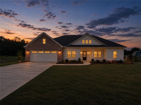 Photo of 3298 PEPPERMILL Court, Opelika, AL 36801 (MLS # 181303)