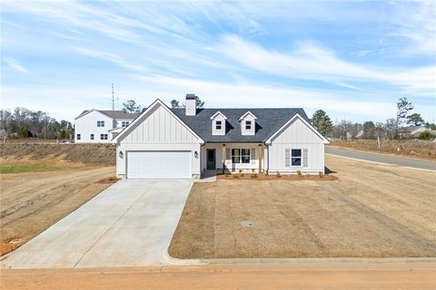 Photo of 1192 WILLOWS Drive, Opelika, AL 36801 (MLS # 177521)