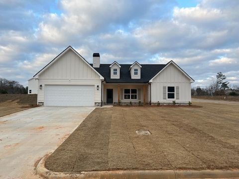 Photo of 1192 WILLOWS Drive, Opelika, AL 36801 (MLS # 177521)