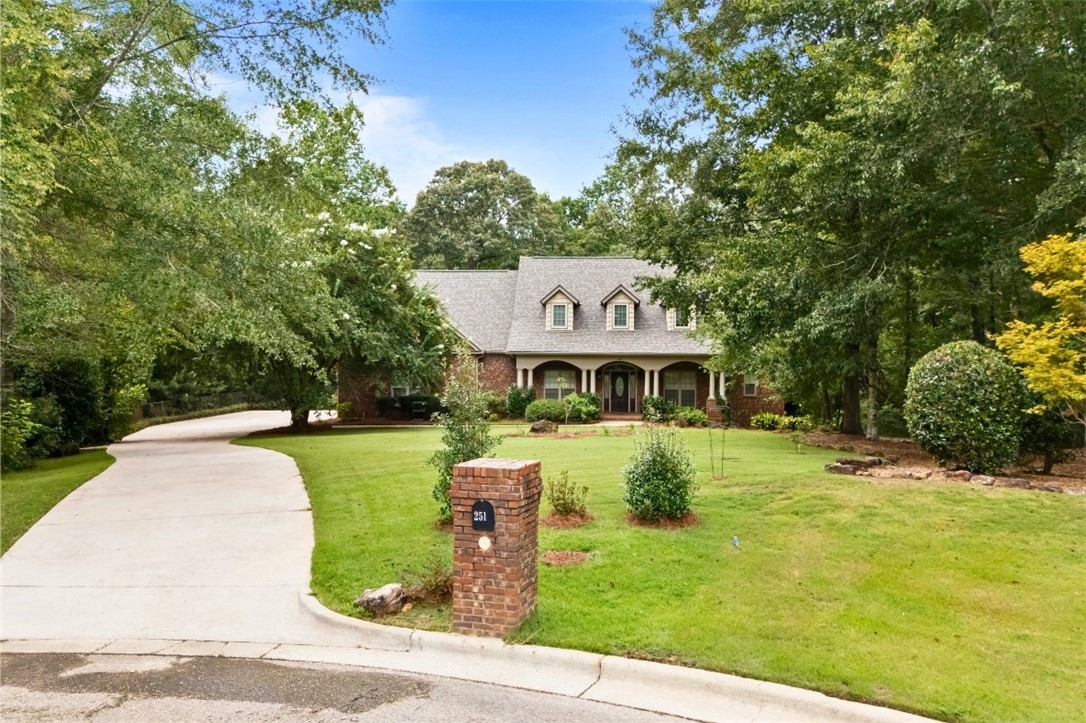 251 HEDGEROW Circle