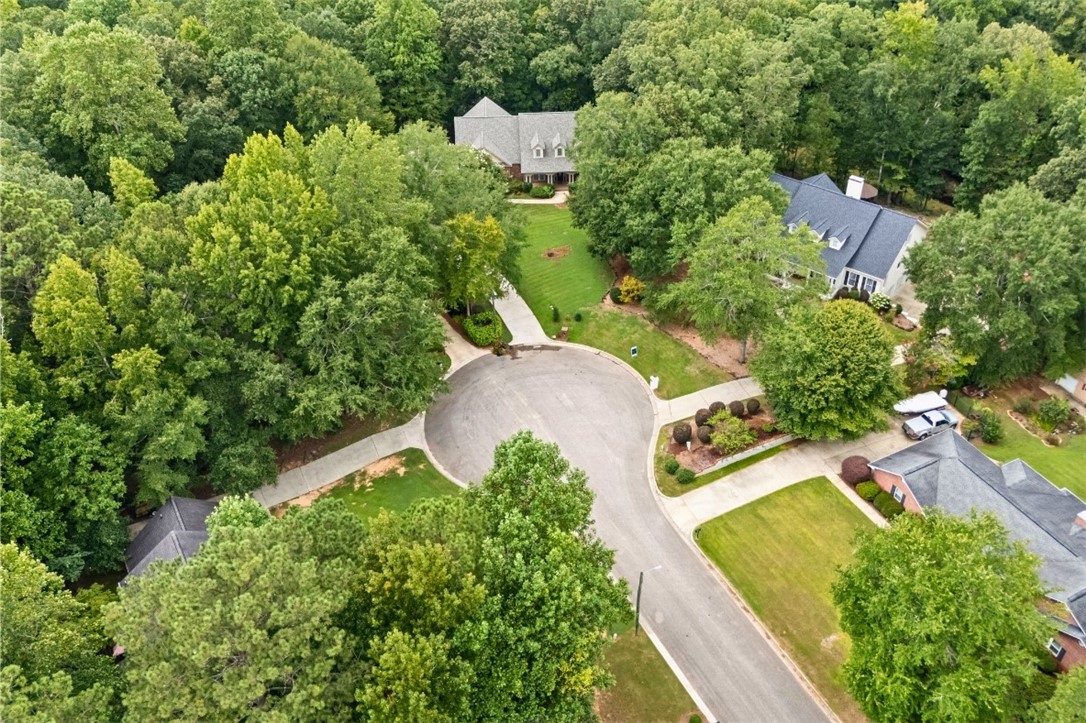 251 HEDGEROW Circle