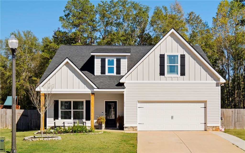 Photo of 1029 FINN Court, Opelika, AL 36801 (MLS # 177180)