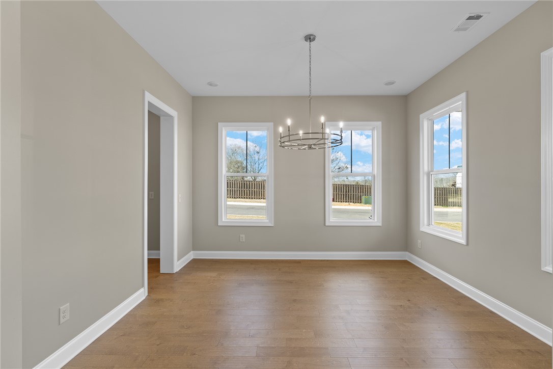 305 TUNDRA SWANN Lane