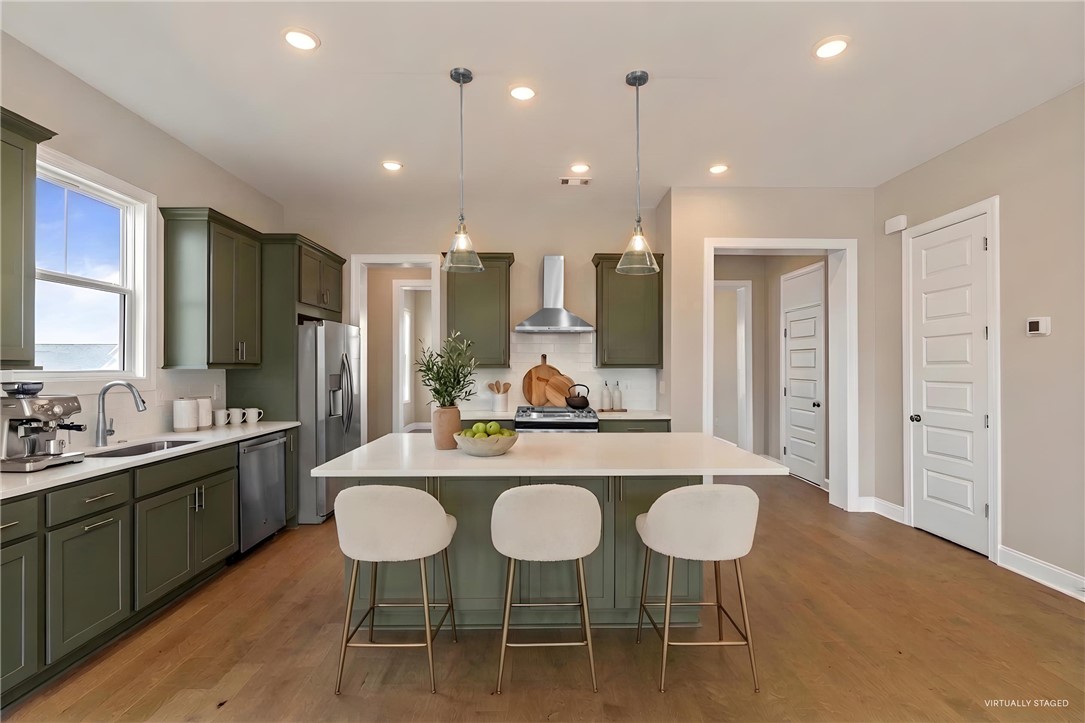 305 TUNDRA SWANN Lane