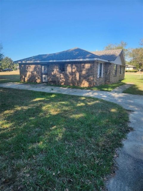 Photo of 2803 OLD COLUMBUS Highway, Tuskegee, AL 36083 (MLS # 177375) Photo of 2803 OLD COLUMBUS Highway, Tuskegee, AL 36083 (MLS # 177375)
