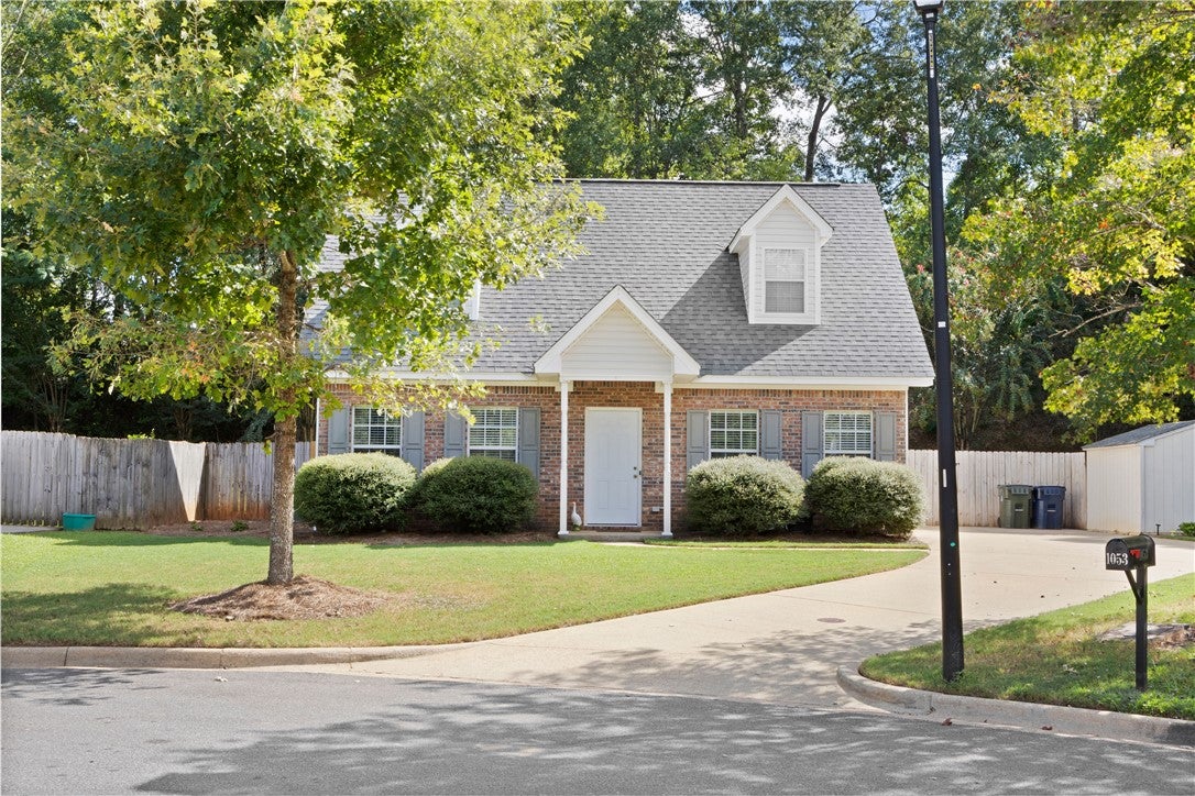 1047 PLEASANT Avenue