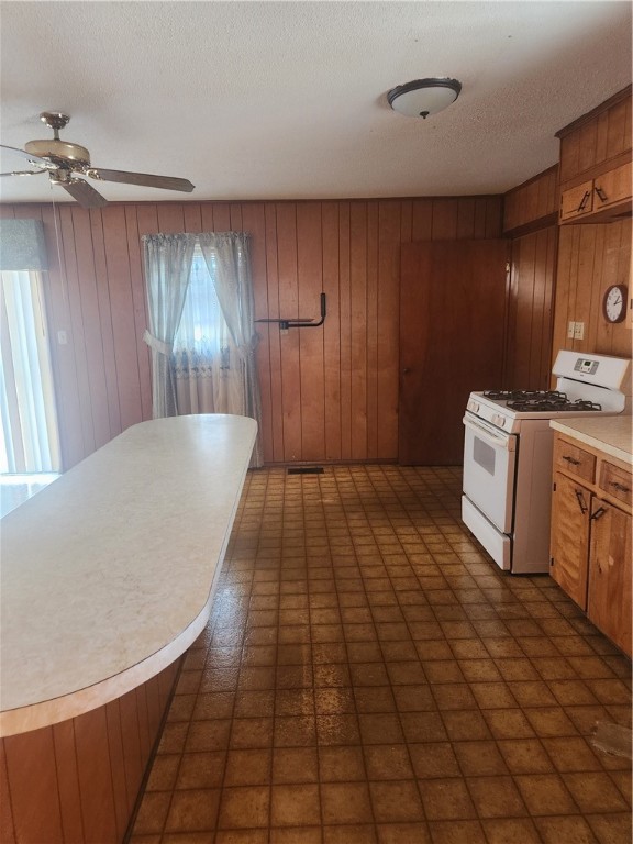 950 MINDINGALL Road