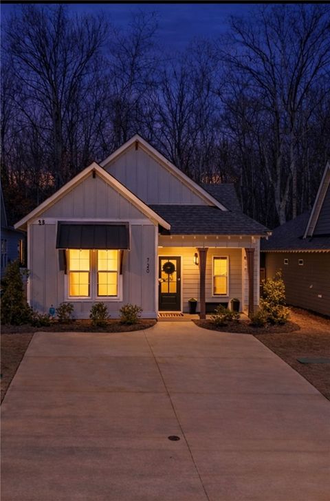 Photo of 720 VILLAGE Drive, Opelika, AL 36801 (MLS # 178498)