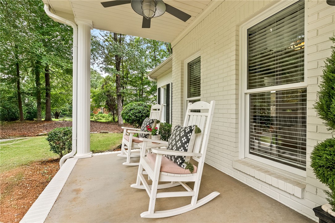 255 HEDGEROW Circle