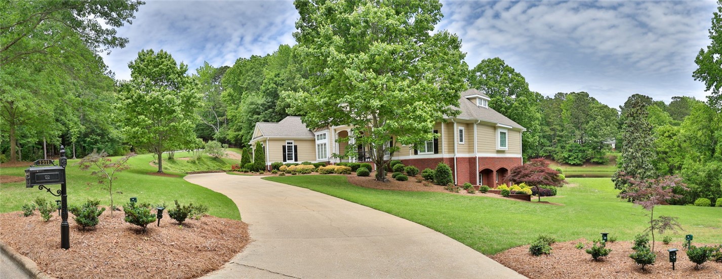 1211 INGLESIDE Drive