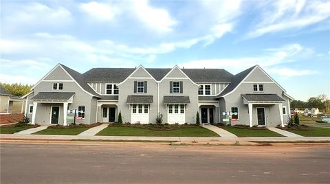 Photo of 1760 WOODLAND PINES Lane #270, Auburn, AL 36830 (MLS # 175909) Photo of 1760 WOODLAND PINES Lane #270, Auburn, AL 36830 (MLS # 175909)