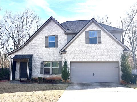 Photo of 1561 N CAMDEN Drive, Auburn, AL 36830 (MLS # 178434)
