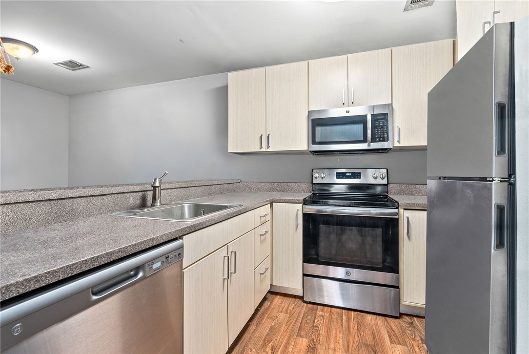 601 N GAY Street 202