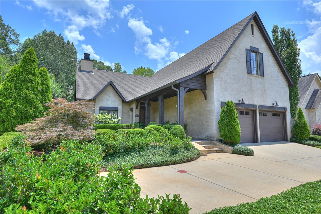 1698 WOODLEY Circle