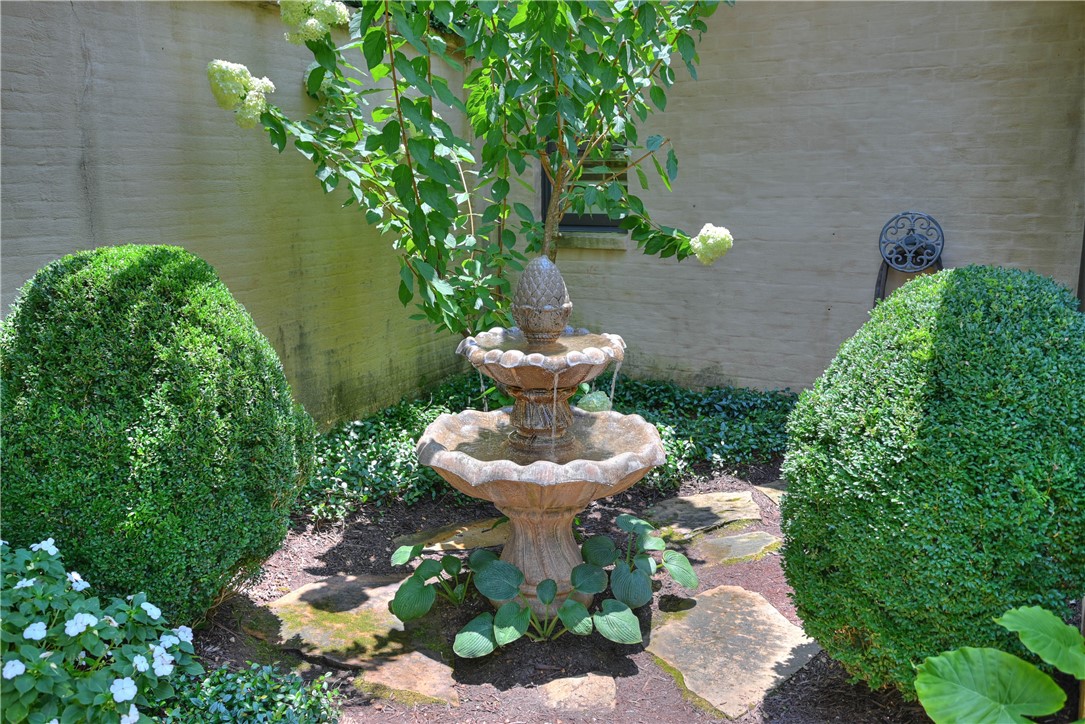1698 WOODLEY Circle
