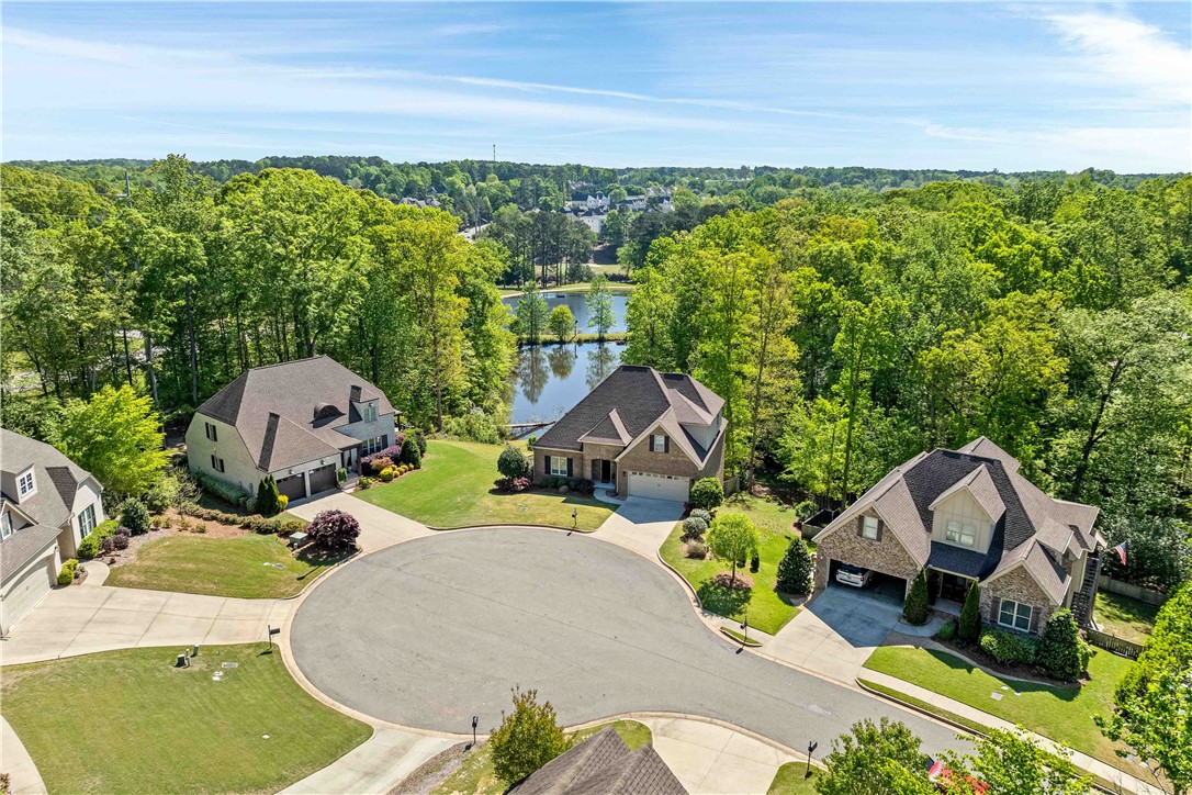 1088 BRIAR CLIFF Lane