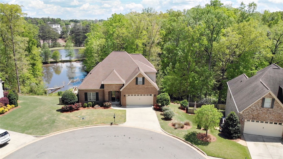 1088 BRIAR CLIFF Lane