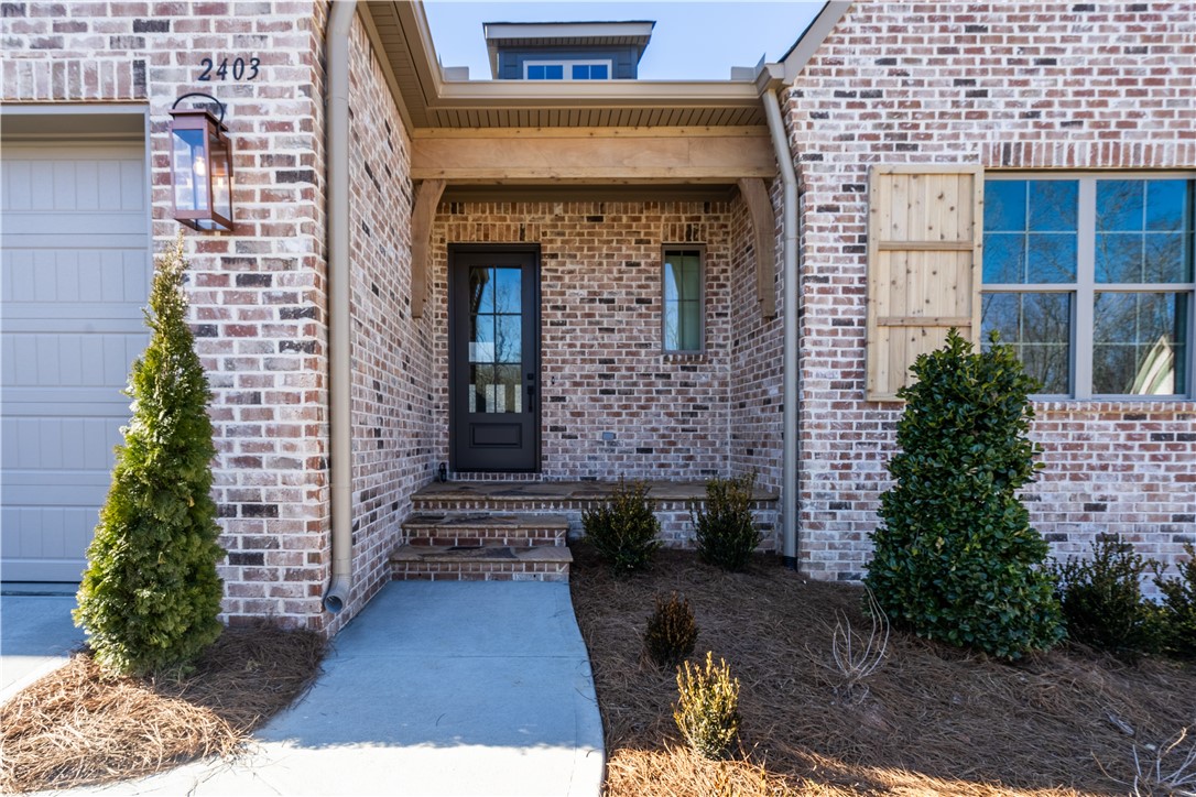 2403 OVERBROOK Circle