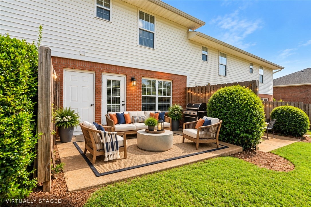 1477 N DONAHUE Drive 504
