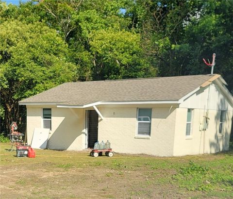 Photo of 314 E ROSA PARKS, Tuskegee, AL 36083 (MLS # 178345)