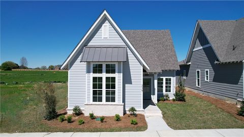 Photo of 216 BOTTLE Way, Auburn, AL 36830 (MLS # 177905)
