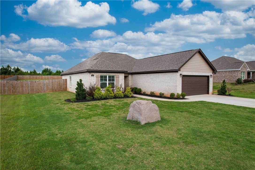 698 LEE ROAD 270