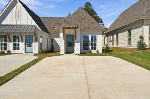 Photo of 3208 BRADLEY Lane, Auburn, AL 36830 (MLS # 182587)