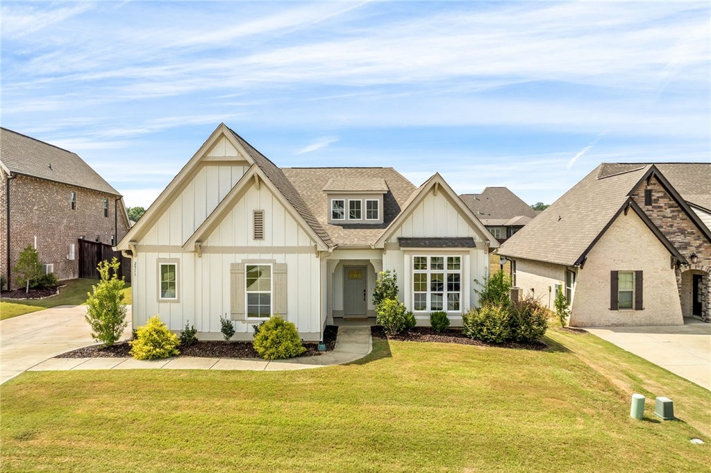 Photo of 2511 FOUNTAINVIEW Court, Auburn, AL 36832 (MLS # 182080)