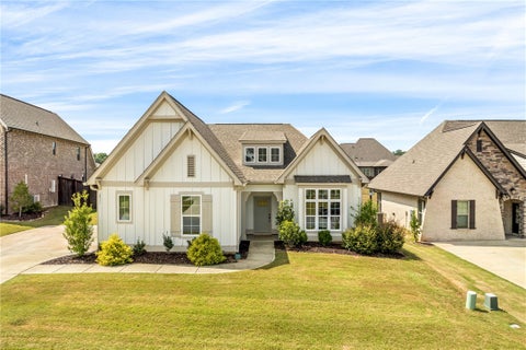 Photo of 2511 FOUNTAINVIEW Court, Auburn, AL 36832 (MLS # 182080)
