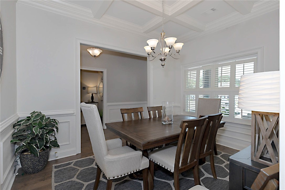 914 E TOWNE LAKE Circle