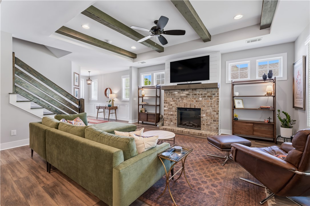 1513 DARTMOUTH Drive