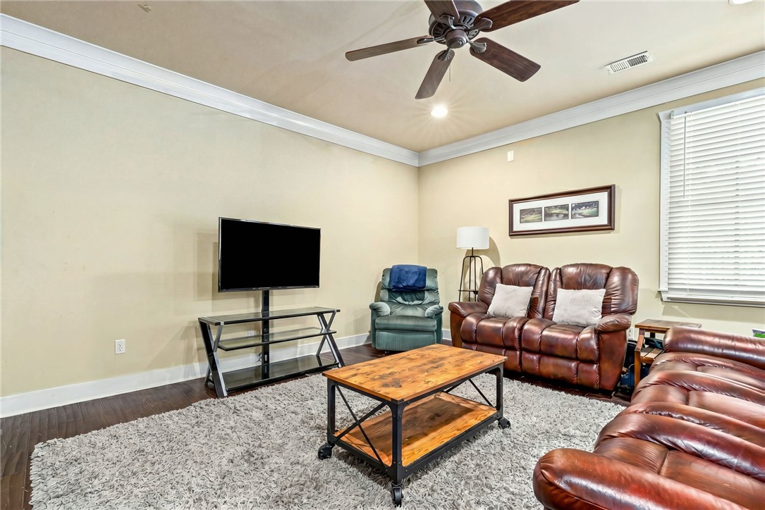 650 DEKALB Street 1014