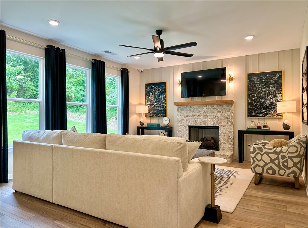 2339 RED TAIL Lane