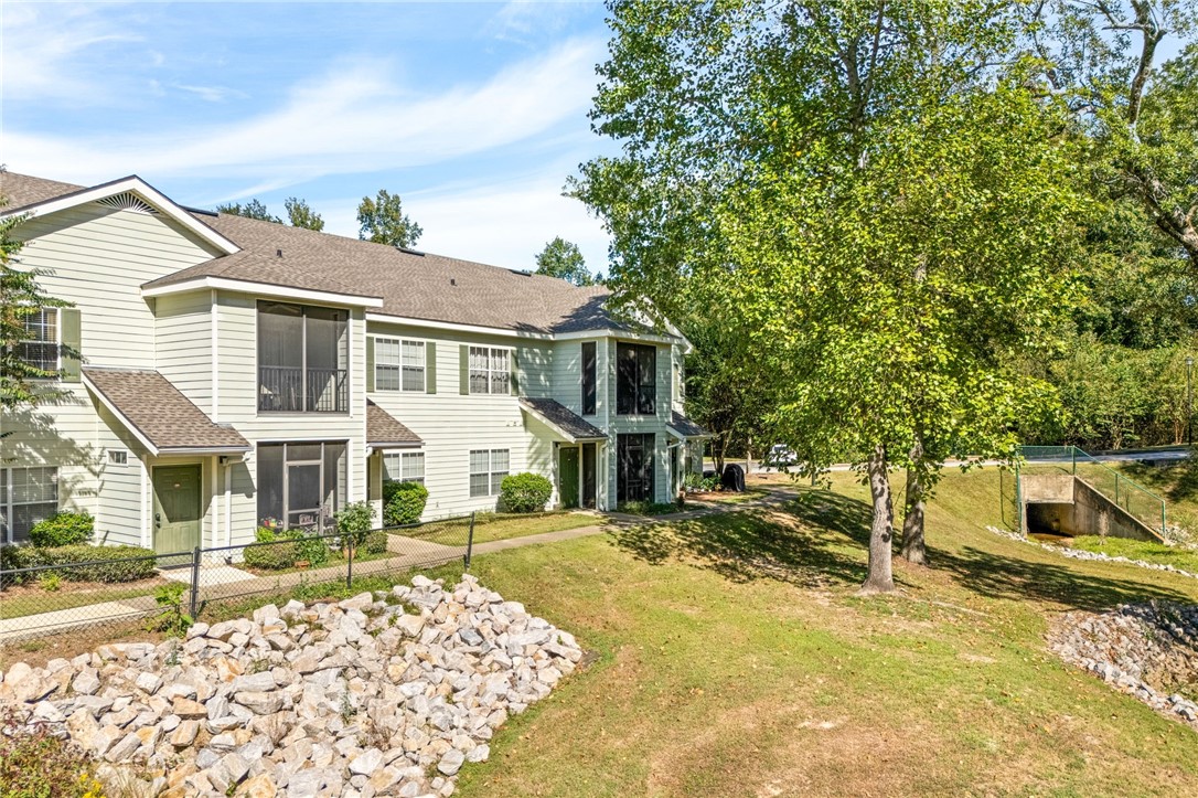 447 W LONGLEAF Drive 206