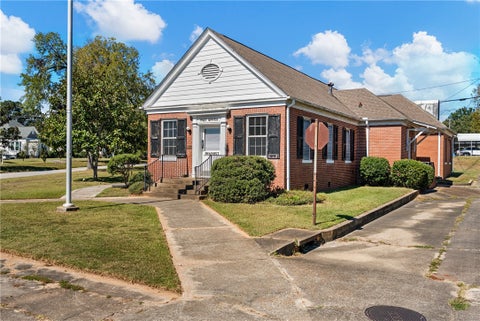 Photo of 2224 23RD Drive, Valley, AL 36854 (MLS # 182632)