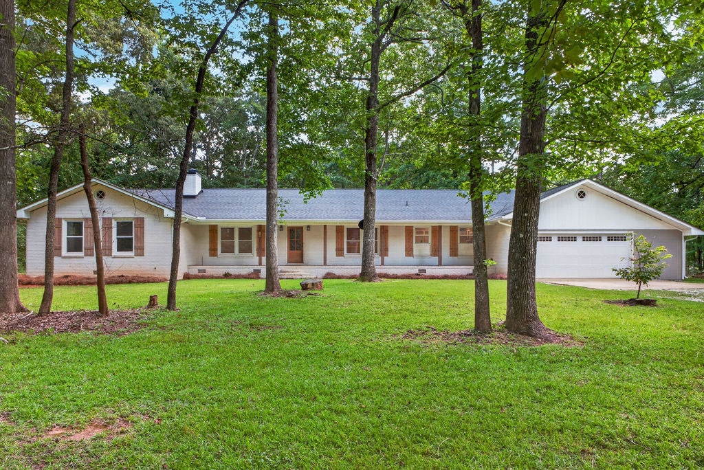 Photo of 3506 LEE ROAD 250, Salem, AL 36874 (MLS # 182101)