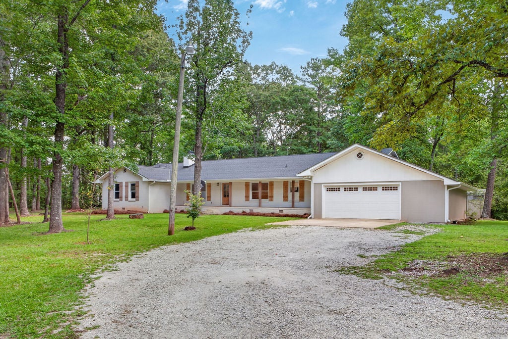 Photo of 3506 LEE ROAD 250, Salem, AL 36874 (MLS # 182101)