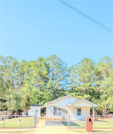 Photo of 841 LUNSFORD Drive, Auburn, AL 36832 (MLS # 177164)