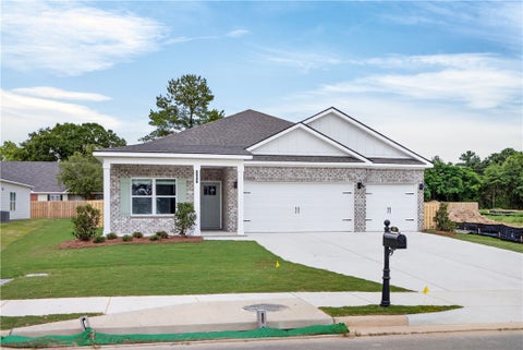 Photo of 305 NICKLAUS Court, Auburn, AL 36830 (MLS # 182542)