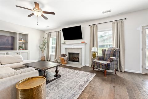 1014 DUNKIRK Circle Auburn AL 36832