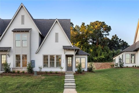 Photo of 124 BOTTLE Way, Auburn, AL 36830 (MLS # 178019)