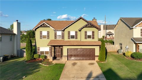 Photo of 1401 SOUTHWICK Lane, Opelika, AL 36801 (MLS # 180466)