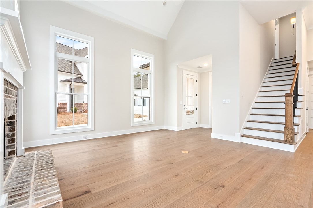 2046 DAWSON CORNER Loop